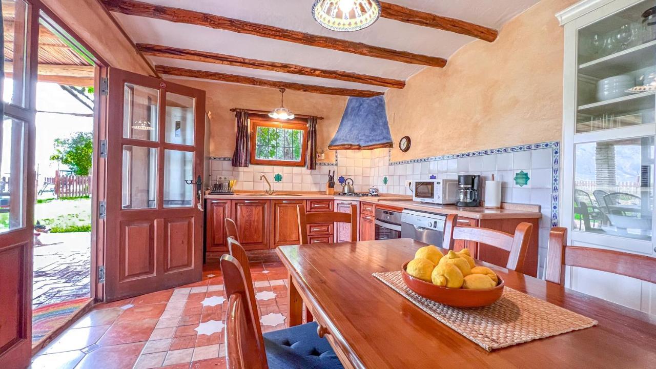 Casa Rural Cortijo El Potro 오르히바 외부 사진