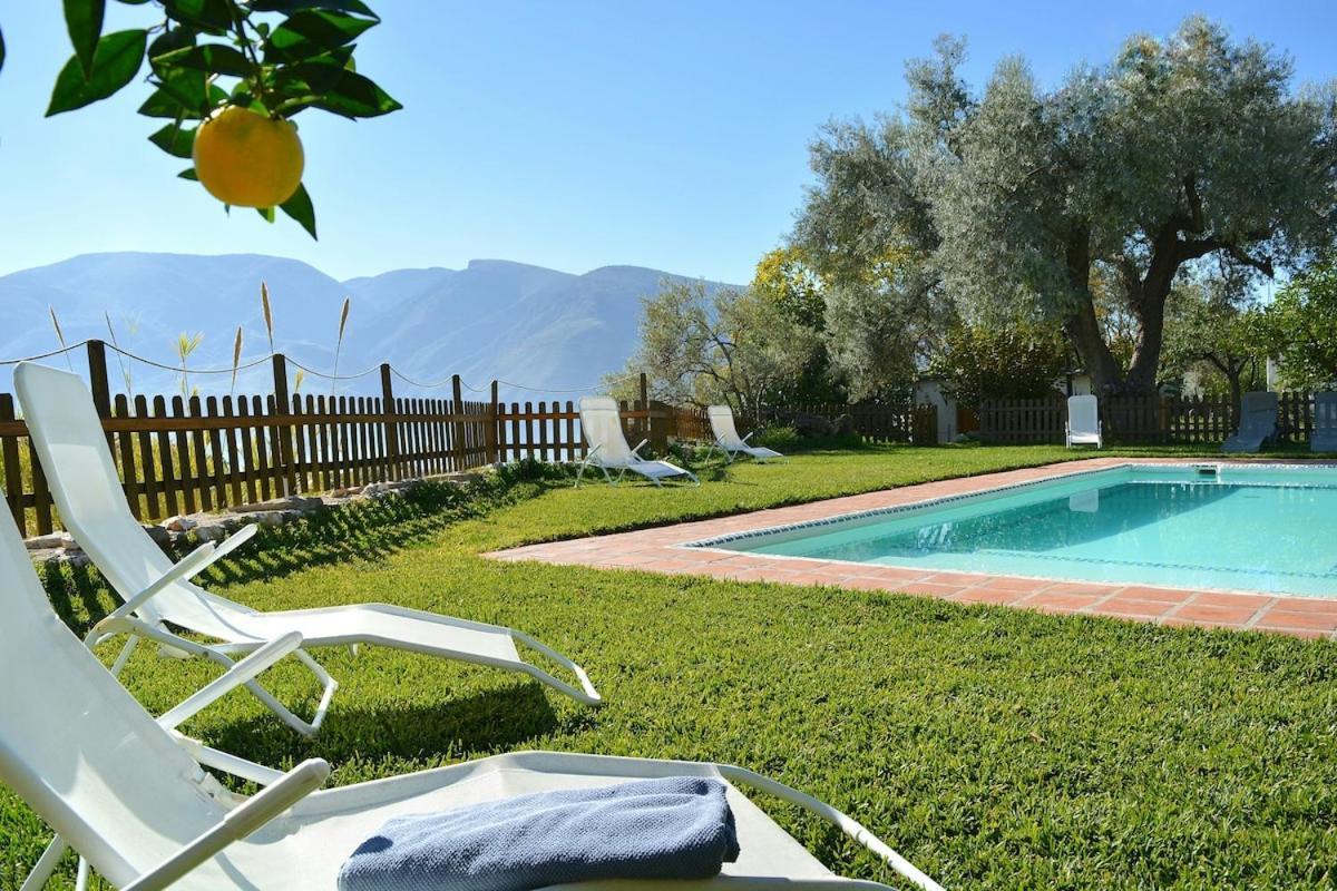 Casa Rural Cortijo El Potro 오르히바 외부 사진